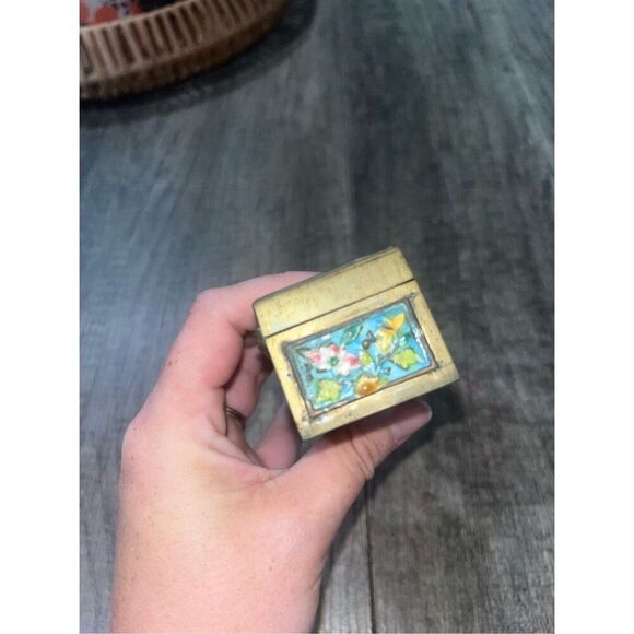 Vintage Chinese Brass Enamel Hinged Stamp Box Trinket Box - Picture 3 of 6